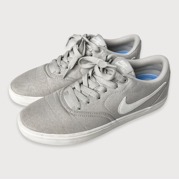 Nike SB Check Solarsoft Low Top Sneaker - Picture 5 of 12